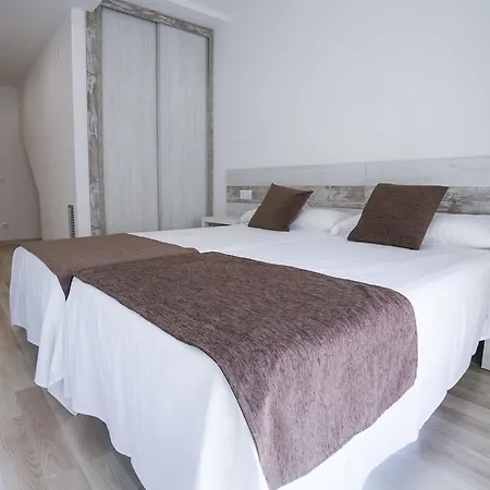 Ponent Apartment *