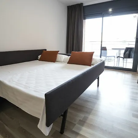 Ponent Apartment *